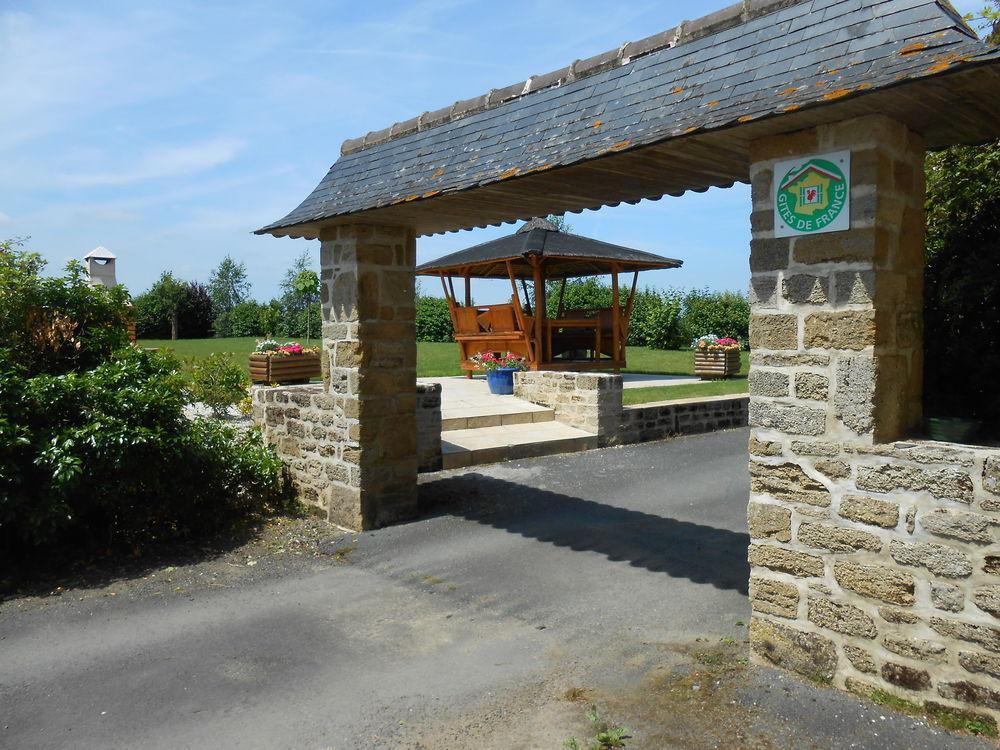 Gites De La Melautais Saint-Juvat Exteriör bild